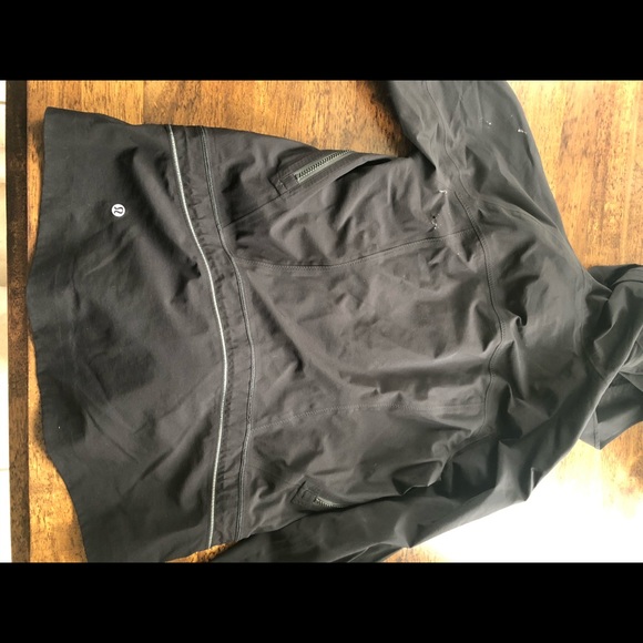 Lululemon Raincoat/windbreaker - Picture 4 of 4